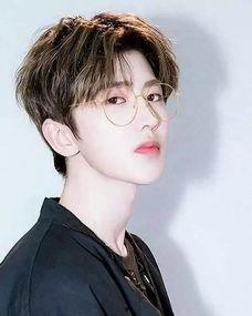 小来哥爆料迅猛龙视频,迅猛龙惊现神秘视频，揭秘恐龙世界新篇章  第3张