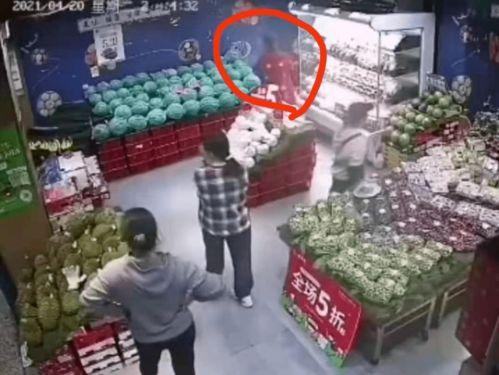 小伙爆料水果店视频,小伙爆料视频揭露行业黑幕  第3张
