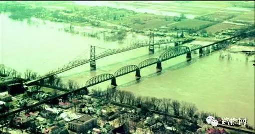 银桥 在线观看,穿越时空的奇幻之旅  第3张